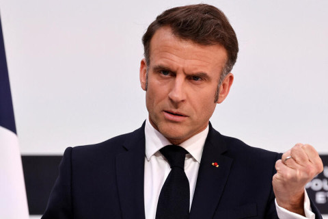 Macron menace la Chine de sanctions douanières