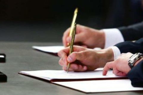 Les États-Unis et la Suisse concluent un accord sur une baisse rétroactive des droits de douane