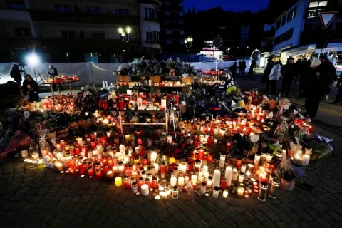 La Suisse versera 56 000 dollars aux familles des victimes de l’incendie dans une station de ski