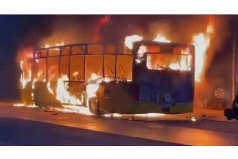 Un bus a pris feu en Suisse : six personnes ont perdu la vie – VIDÉO