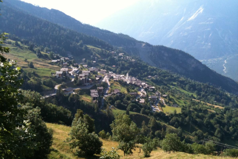 La Suisse offre 27 000 euros aux personnes prêtes à déménager, mais il y a une condition importante