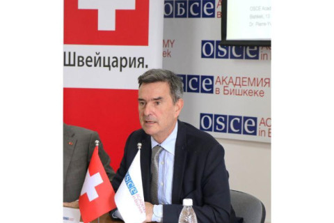 La Suisse pourrait partager son savoir-faire en matière d’énergies renouvelables avec l’Azerbaïdjan — Pierre-Yves Fux — Entretien