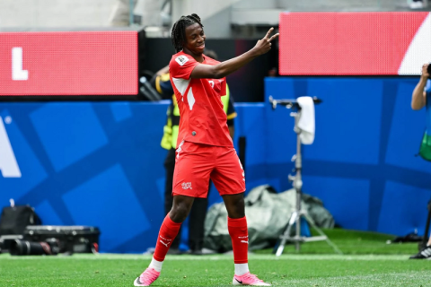 Mondial 2026 : la Suisse bat le Canada et se qualifie pour les barrages