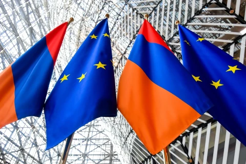 La démocratie à coups de matraque — pourquoi l’Europe refuse-t-elle de voir la dictature en Arménie ?