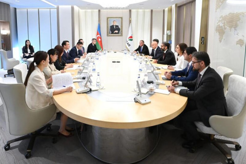 SOCAR discute de nouveaux projets avec une banque chinoise