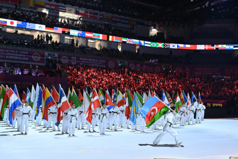 La cérémonie d'ouverture des Championnats du monde de judo s'est tenue à Bakou